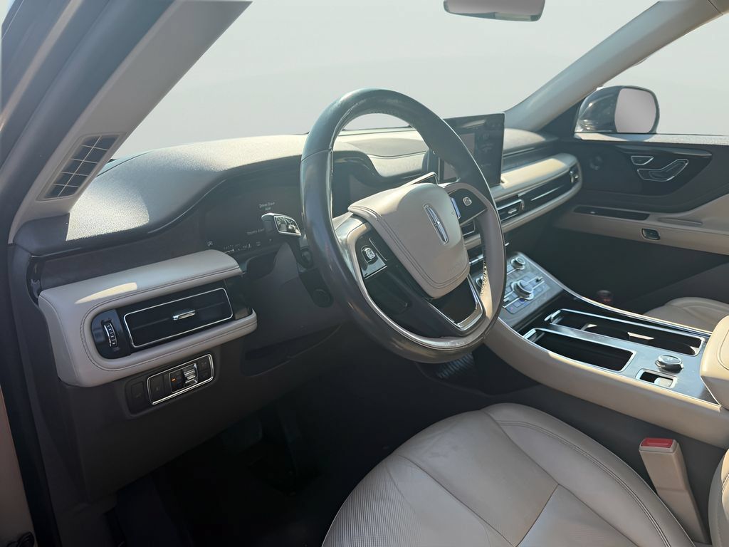 Used 2020 Lincoln Aviator Reserve w/ Equipment Group 201A RWD image 12