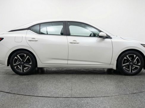 Used 2025 Nissan Sentra SV image 11