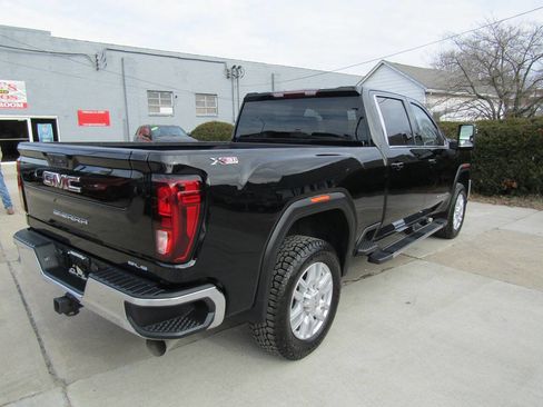 Used 2022 GMC Sierra 2500 SLE w/ SLE Value Package; image 7