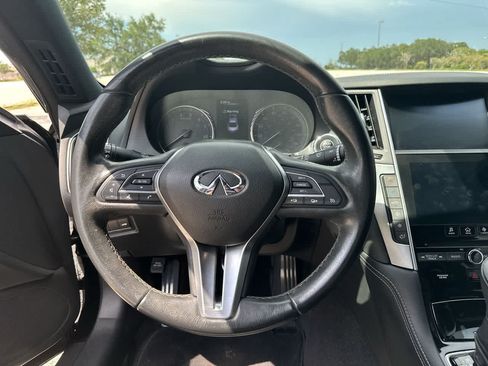 Used 2019 INFINITI Q60 3.0t Luxe RWD image 17