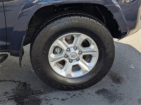 Used 2019 Toyota 4Runner 4WD image 6