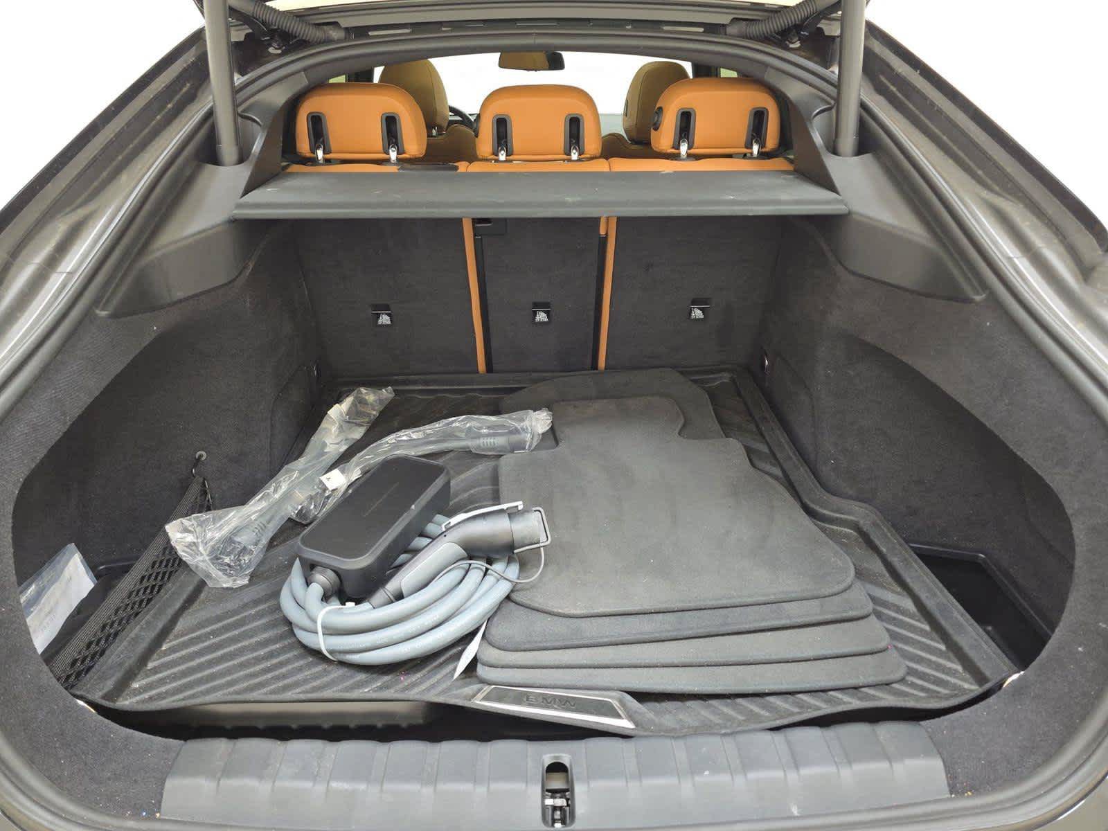Used 2023 BMW i4 eDrive40 RWD image 13