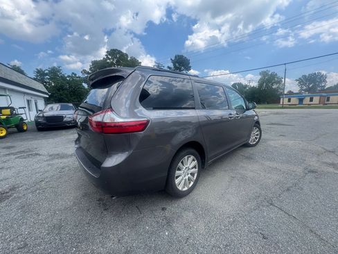 Used 2015 Toyota Sienna XLE Premium AWD/4WD image 8