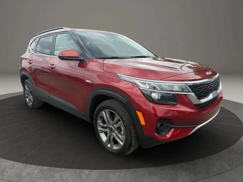 Used 2023 Kia Seltos S AWD/4WD image 3