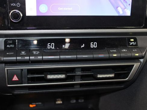 Used 2025 Toyota Camry LE FWD image 28