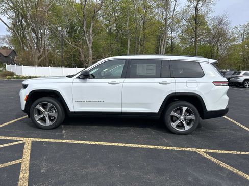 New 2026 Jeep Grand Cherokee L Limited AWD/4WD image 2