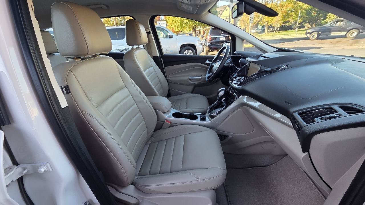 Used 2015 Ford C-MAX SEL w/ Equipment Group 302A FWD image 14