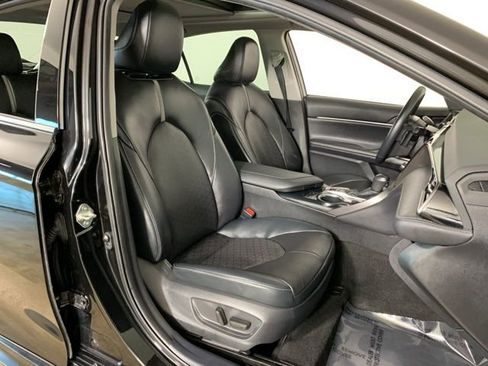 Used 2020 Toyota Camry XSE FWD image 36