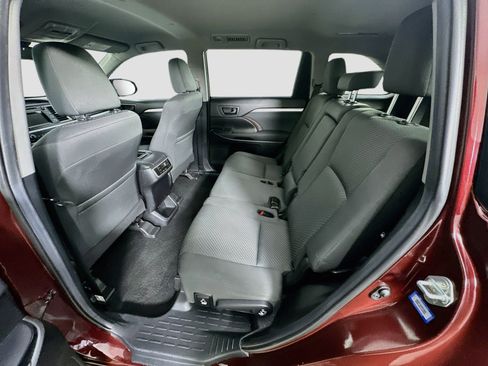 Used 2019 Toyota Highlander LE FWD image 27