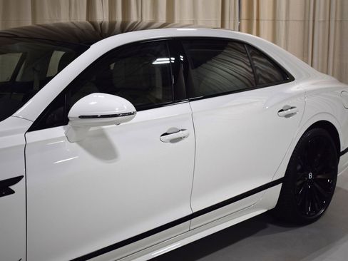 New 2025 Bentley Flying Spur Plug-In Hybrid image 8