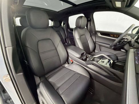 Certified 2026 Porsche Cayenne AWD/4WD image 27