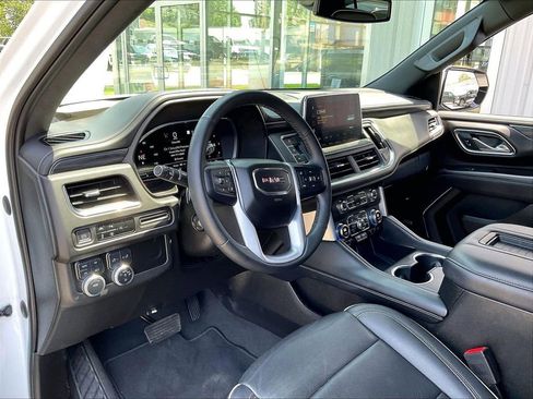Used 2023 GMC Yukon SLT w/ SLT Premium Package AWD/4WD image 8