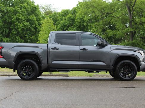 Used 2024 Toyota Tundra SR5 AWD/4WD image 9