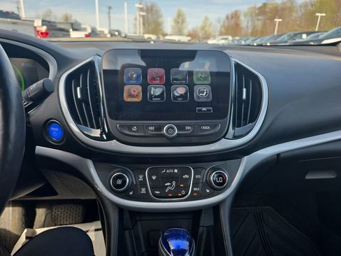 Used 2017 Chevrolet Volt LT w/ Comfort Package image 32