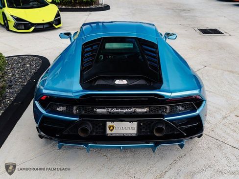 Used 2023 Lamborghini Huracan EVO image 4