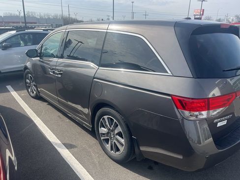 Used 2016 Honda Odyssey Touring Elite image 3