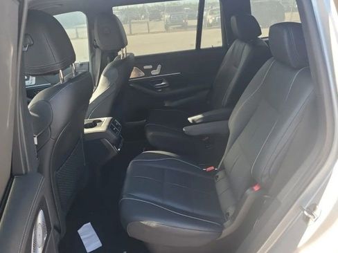 Used 2023 Mercedes-Benz GLS 450 4MATIC image 7