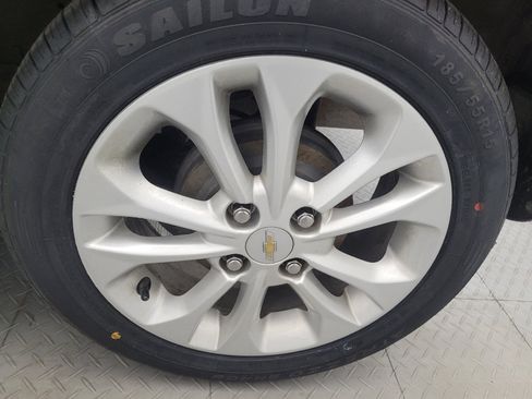 Used 2021 Chevrolet Spark LT FWD image 31