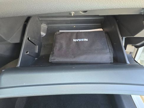 Used 2018 Nissan Rogue SV AWD/4WD image 33