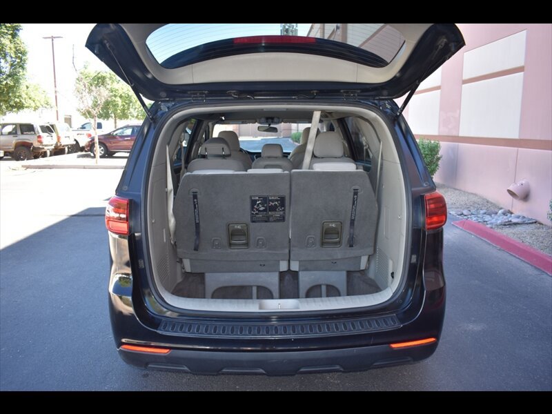 Used 2019 Kia Sedona LX FWD image 25