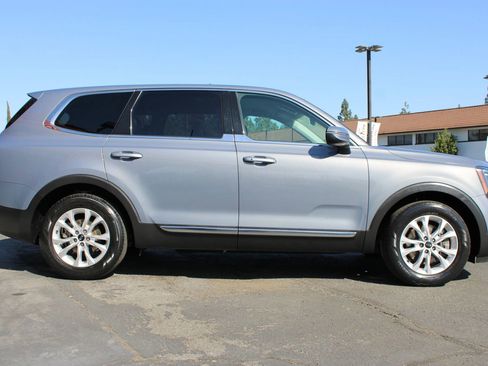 Used 2021 Kia Telluride LX FWD image 39