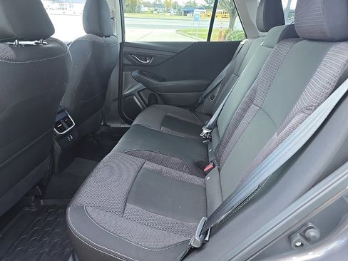 Used 2025 Subaru Outback Premium image 33