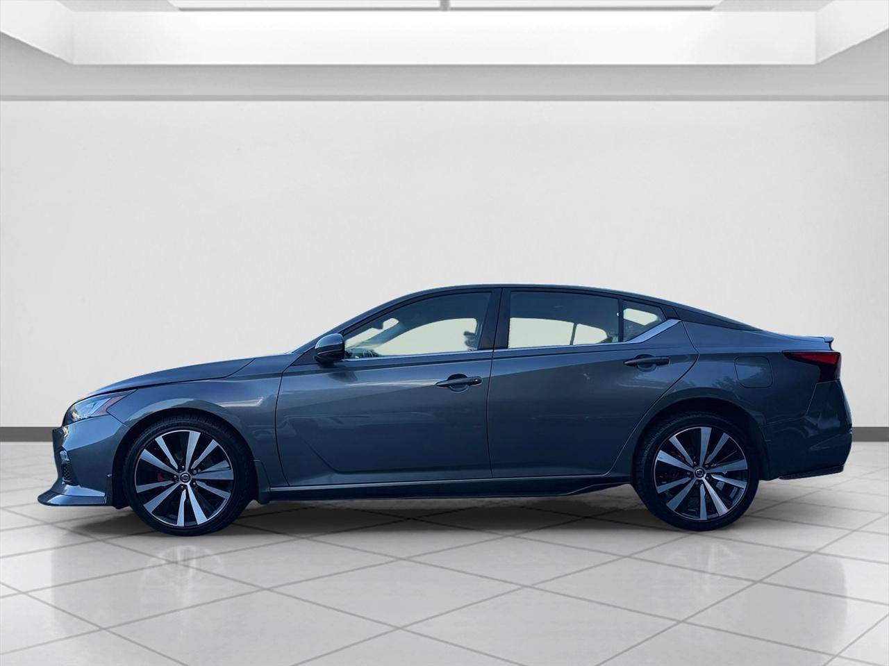 Used 2021 Nissan Altima 2.5 SR w/ SR Premium Package AWD/4WD image 2