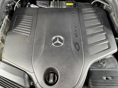 Used 2024 Mercedes-Benz GLE 450 4MATIC image 32