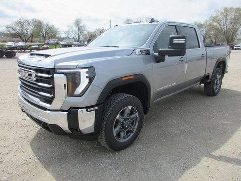 New 2026 GMC Sierra 2500 SLE image 10