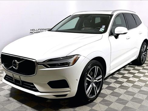 Used 2018 Volvo XC60 T5 Momentum w/ Vision Package image 1