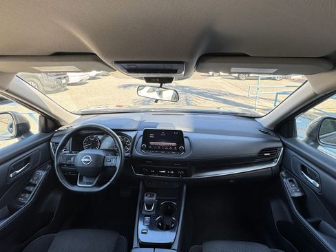 Used 2025 Nissan Rogue SV FWD image 35