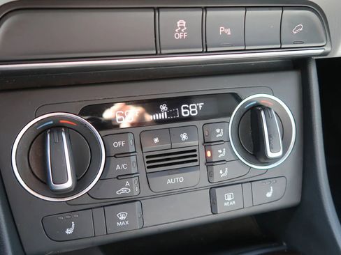 Used 2016 Audi Q3 2.0T Premium Plus w/ Technology Package FWD image 33