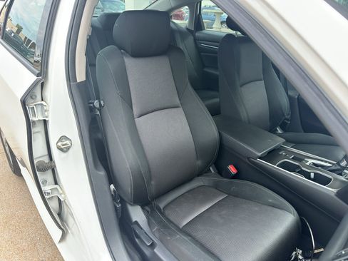 Used 2019 Honda Accord LX image 27