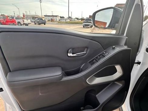 Certified 2024 Nissan Frontier SV w/ Hardbody Edition image 22