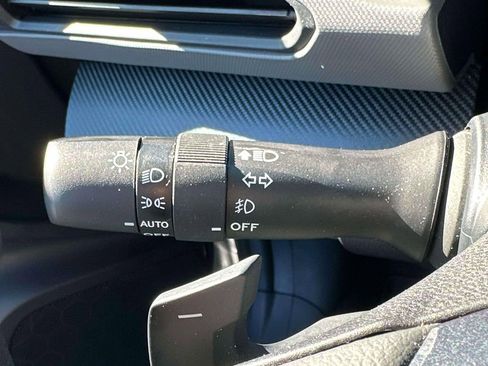 Used 2024 Subaru Crosstrek 2.5i Limited w/ Crosstrek Mirror Package image 22