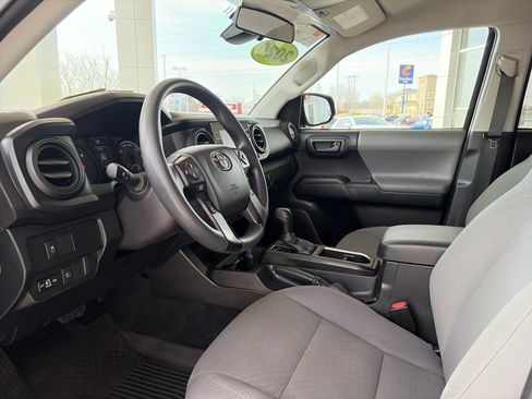 Certified 2020 Toyota Tacoma SR image 11