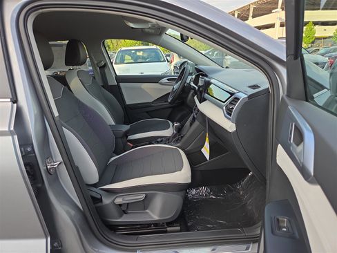 New 2025 Volkswagen Taos SE image 34