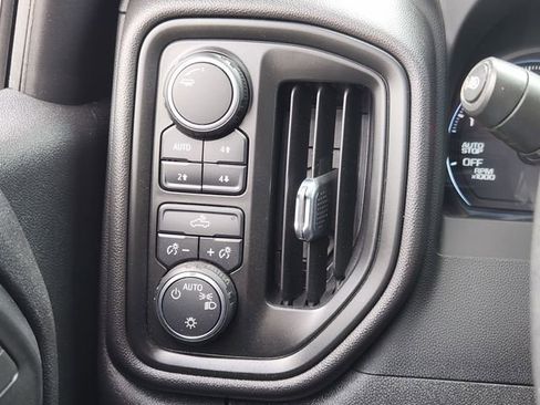 Used 2022 Chevrolet Silverado 1500 Custom Trail Boss image 21