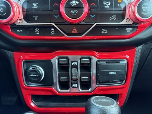 Used 2021 Jeep Gladiator Sport image 28