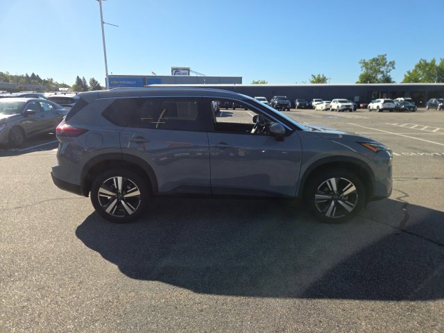 Used 2026 Nissan Rogue SL AWD/4WD image 4