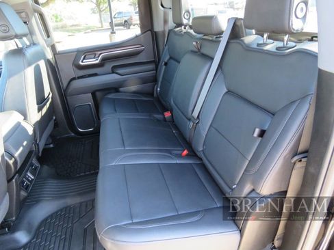 Used 2024 GMC Sierra 1500 SLT image 17