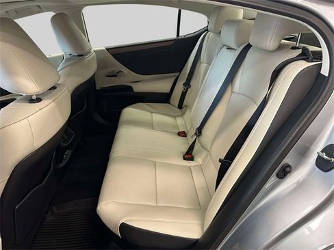 Used 2025 Lexus ES 300h w/ Premium Package image 23