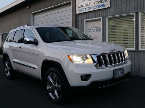 Used 2012 Jeep Grand Cherokee Overland image 25