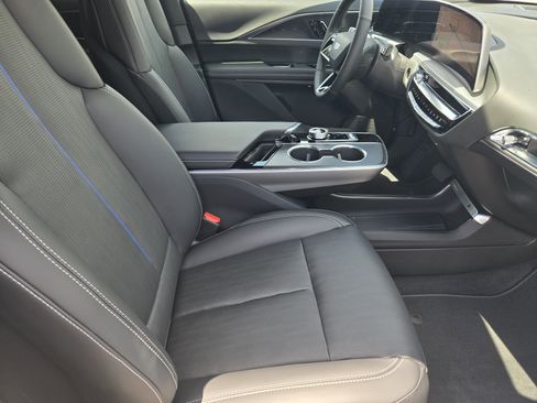 New 2025 Cadillac Lyriq Sport image 10