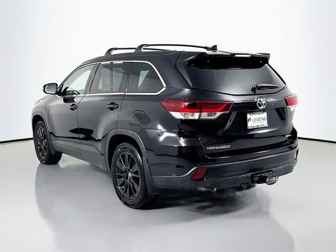 Used 2019 Toyota Highlander SE image 8