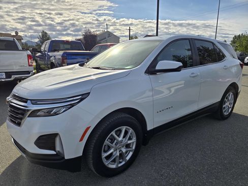 Used 2023 Chevrolet Equinox LT w/ LPO, Floor Liner Package image 1