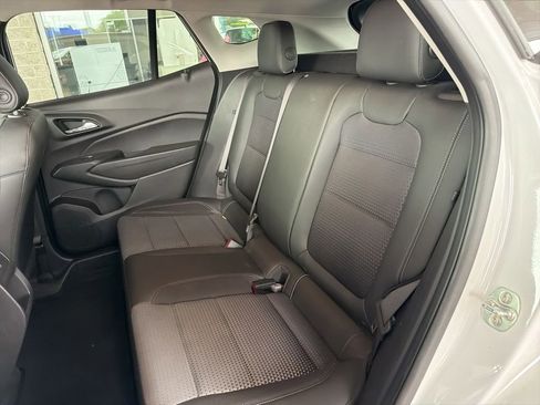 Used 2025 Chevrolet Trax LT w/ LT Convenience Package FWD image 13