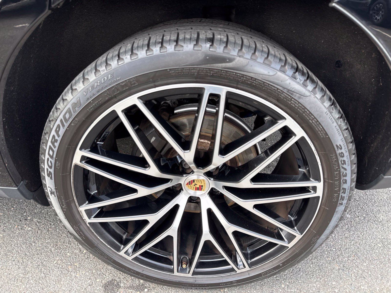 Used 2023 Porsche Macan Turbo AWD/4WD image 10