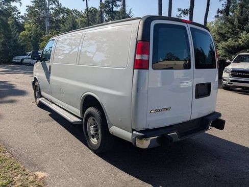 Used 2020 Chevrolet Express 2500 w/ Driver Convenience Package RWD image 5