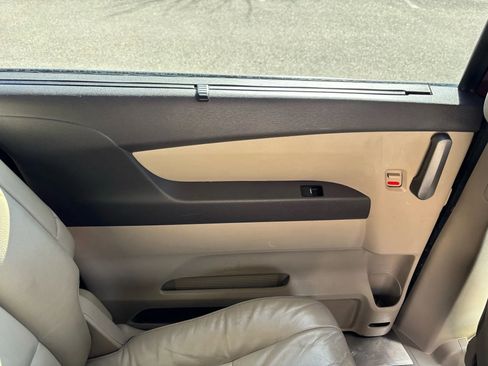 Used 2012 Honda Odyssey Touring Elite image 27